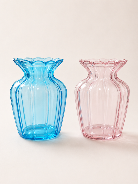 Scalloped Ribbed Glass Vas